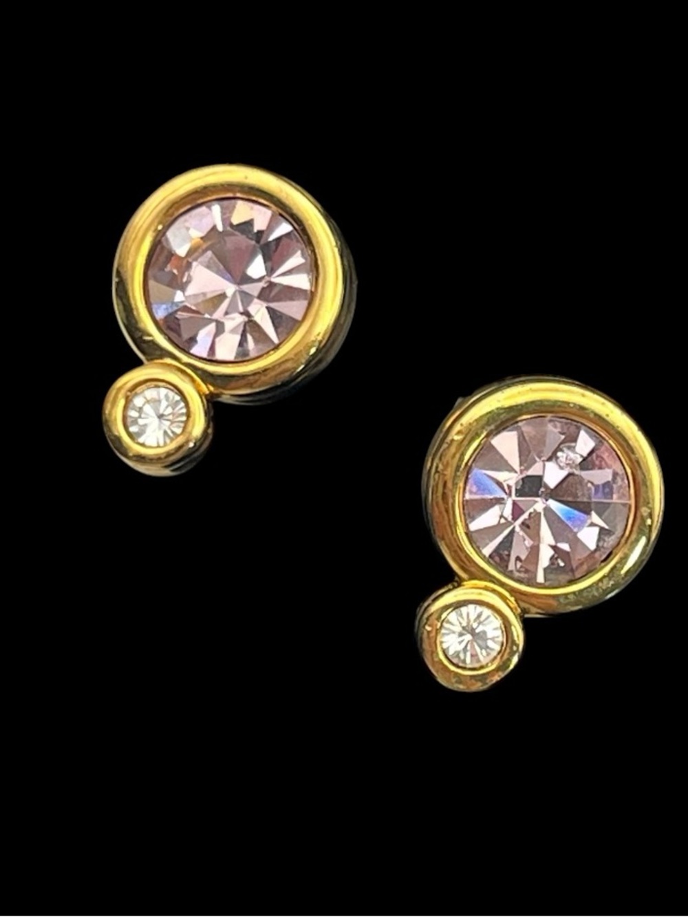 Swarovski swan pale purple pink rhinestone bezel set gold tone stud earrings